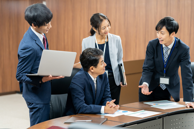 特別損益とは?特別損失と特別利益として計上される具体例とともに解説