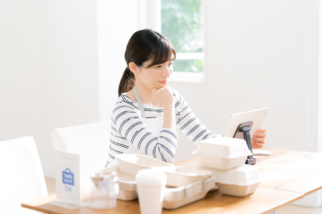 飲食店経営者が押さえるべきインボイス制度とは?レシートの扱い方も解説